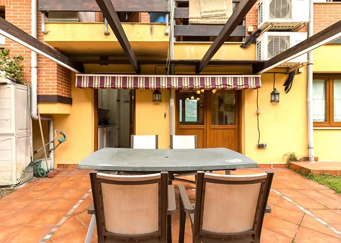 Apartment Con Jardin Privado *